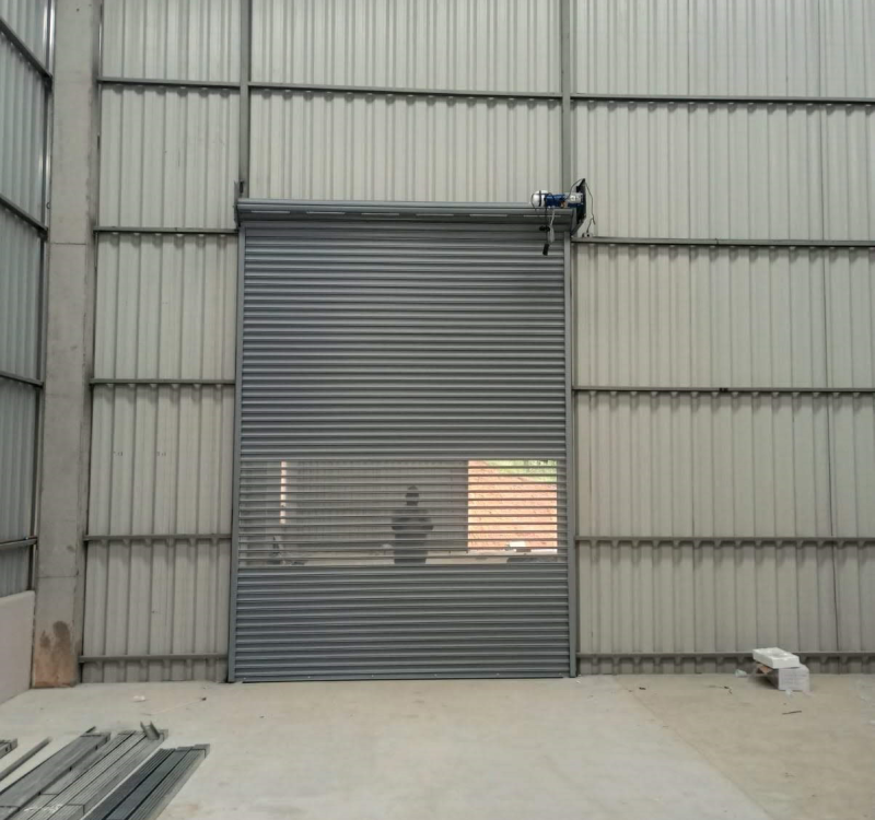  Portas de Enrolar Automaticas